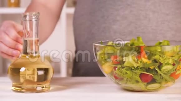 孕妇做饭视频的预览图