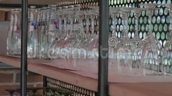 咖啡屋的背景玻璃视频的预览图