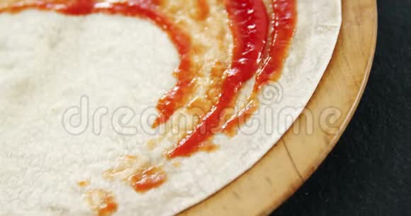 披萨基地的番茄酱视频的预览图
