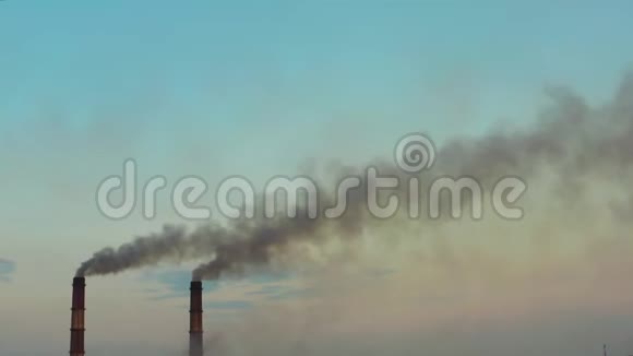 带烟管道工业生产浓烟来自工业化工空气污染概念视频的预览图