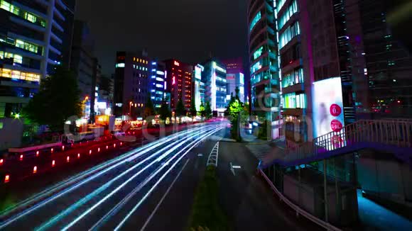 新宿霓虹镇街道的一个时间点东京广角镜头视频的预览图