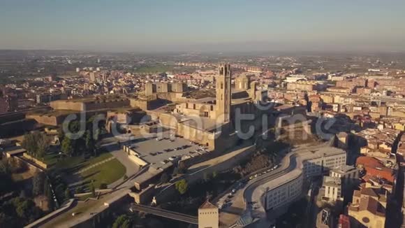 利达的塞维拉大教堂视频的预览图