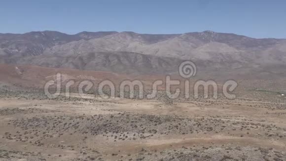 亚利桑那州沙漠日落点休息区的平底锅位于布拉德肖山脉的中部地区视频的预览图