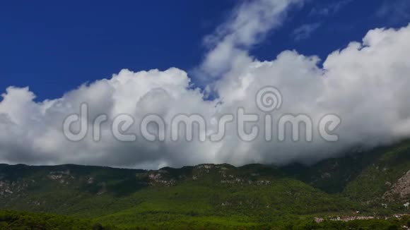 坂山上的云视频的预览图