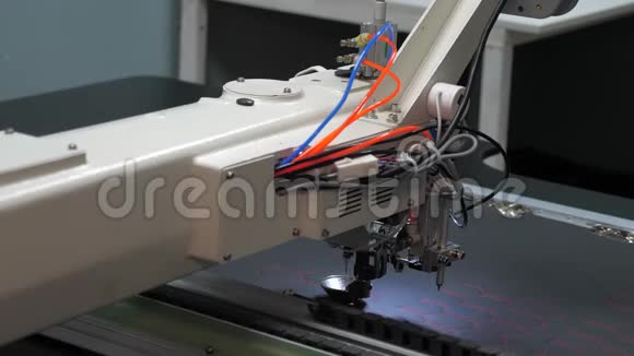 缝纫机控制电脑自动缝纫机自动机器刺绣数控机器人技术视频的预览图
