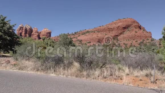 亚利桑那州塞多纳左侧可菲普岩景观右侧可菲普岩山景观视频的预览图
