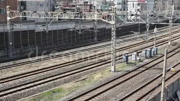时光流逝火车经过Rails在韩国首尔市视频的预览图