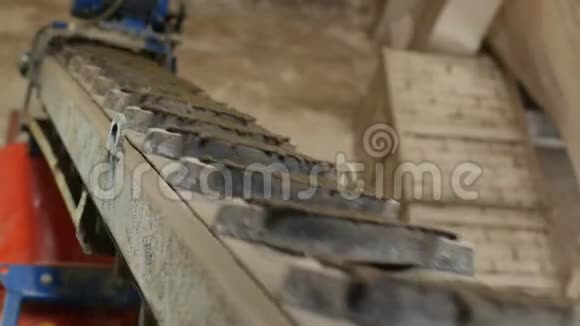 路面联锁混凝土摊铺机制造阶段视频的预览图