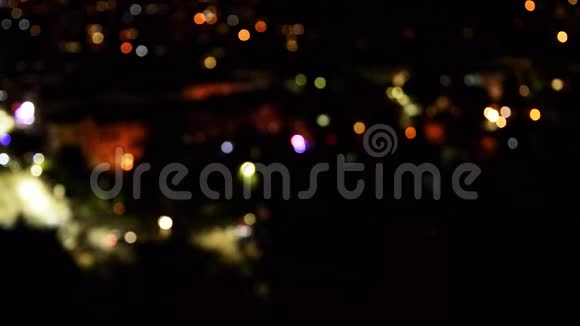 城市灯火通明在市中心照明视频的预览图