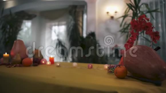 万圣节万圣节神秘的桌子视频的预览图