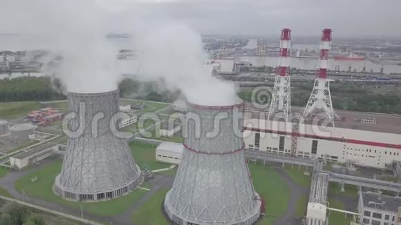 核电站的蒸汽塔视频的预览图