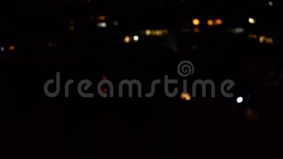 城市灯火通明在市中心照明视频的预览图