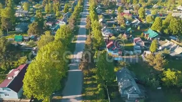 鸟俄罗斯列宁格勒地区城市式聚落的视野视频的预览图
