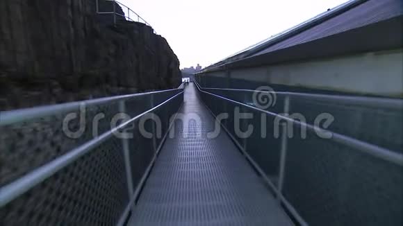 仓库及长金属桥架视频的预览图