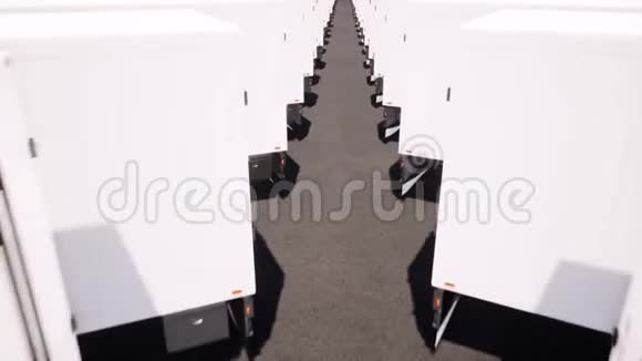白色卡车停在专用停车场视频的预览图