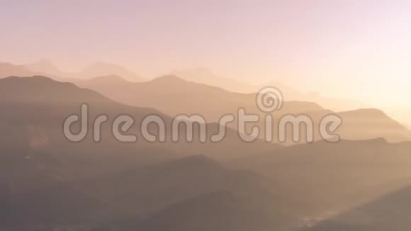 尼泊尔喜马拉雅高地晨雾时间推移视频的预览图