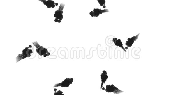 三维渲染黑色墨水在水中的白色背景与卢马哑光作为阿尔法面具的墨水效果或背景圆形视频的预览图