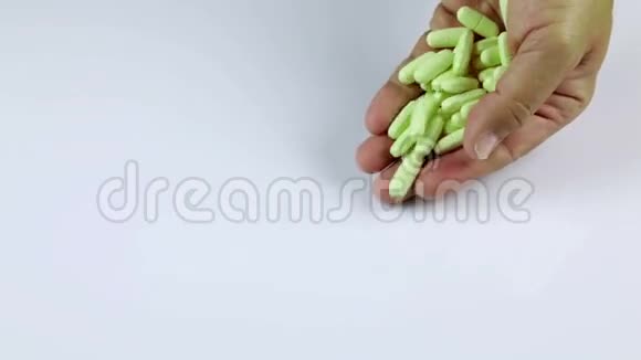 绿色药丸视频的预览图