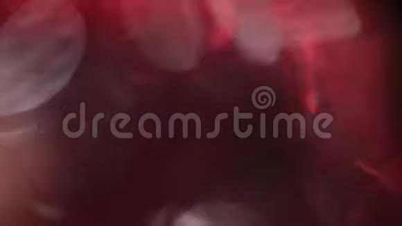 红色背景上神奇的水晶元素视频的预览图