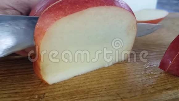 苹果切刀慢动作美食家视频的预览图