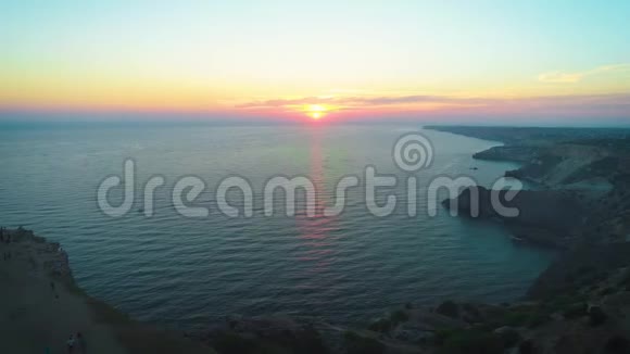 在克里米亚南部的俄罗斯省鸟瞰角菲伦特角是克里米亚著名的旅游胜地4K视频的预览图