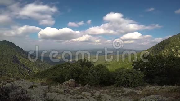 在Villadrau村附近的西班牙蒙森尼山时间流逝视频的预览图