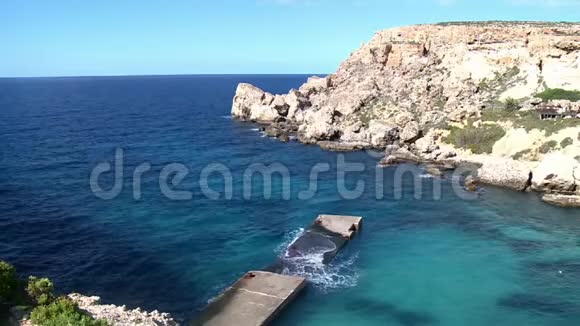 马耳他地中海岛屿锚湾视频的预览图