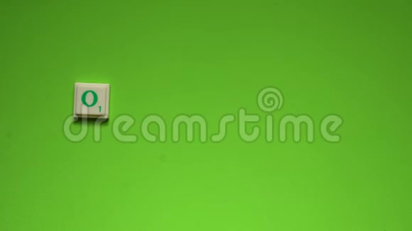 创建了十月的单词绿色背景上的字母视频的预览图