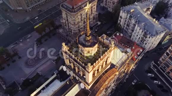 从空中飞过的苏联建筑视频的预览图