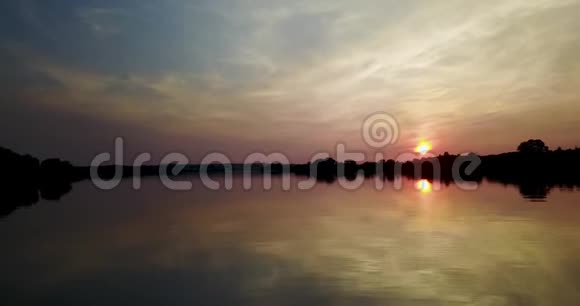 4K日落后的美丽景色视频的预览图