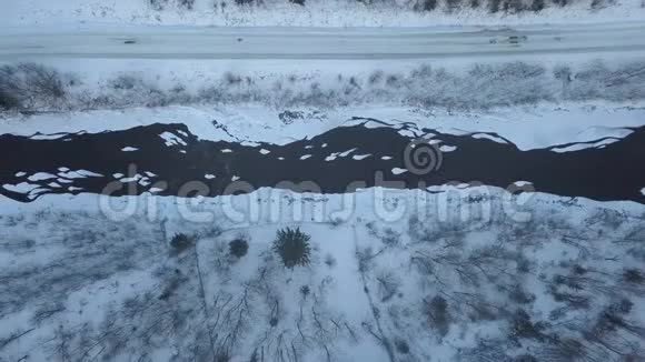 在喀尔巴阡山克赖沃夫尼亚村的黑色切里莫什河乌克兰的典型景观视频的预览图