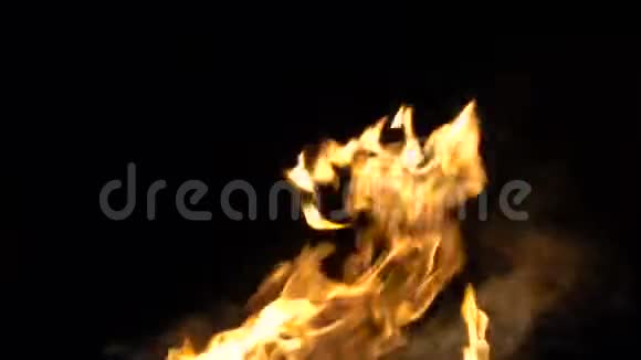 带烟的橙色火灾的录像视频的预览图