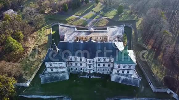 乌克兰城堡在PidgirciPidgoretskiyzamok视频的预览图