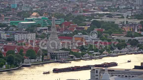黎明寺与潮法拉河日落在曼谷市泰国佛寺4K城景VDO视频的预览图