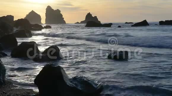在塔斯曼海沿岸日落视频的预览图
