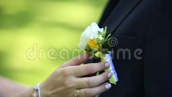 新郎新娘的花视频的预览图