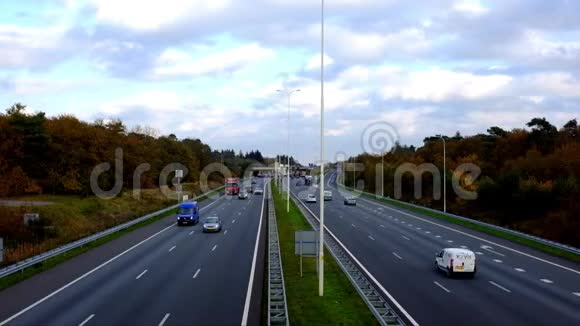 荷兰农村A1公路交通视频的预览图
