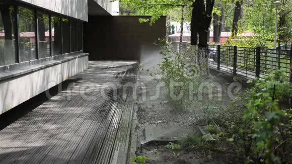 花园喷头视频的预览图