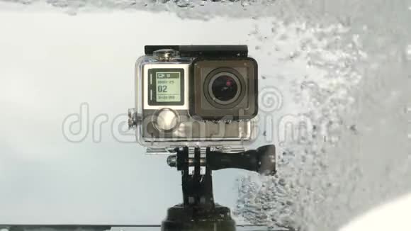乌克兰顿涅茨克2018年5月11日水下行动摄像机视频的预览图