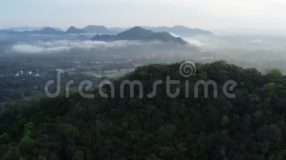泰国Pakbara小村庄的鸟瞰图视频的预览图