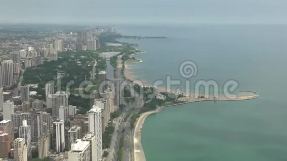 芝加哥市中心的鸟瞰图视频的预览图