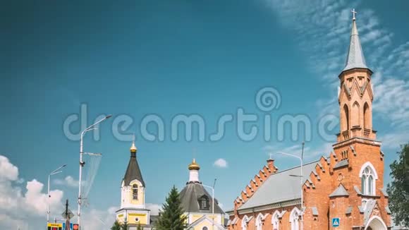 RechytsaGomel地区白俄罗斯圣三一天主教堂阳光夏日视频的预览图