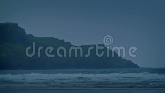 傍晚海边近悬崖视频的预览图