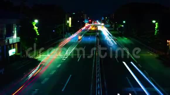 东京市中心的城市街道一夜之间一片广袤的景色视频的预览图