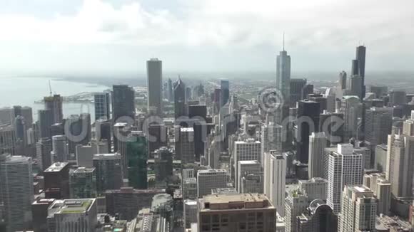 芝加哥市中心的鸟瞰图视频的预览图