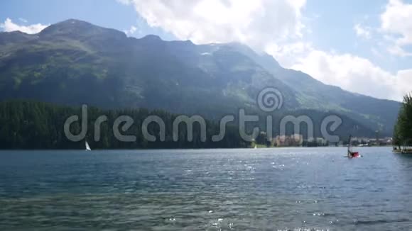 2019年8月15日圣莫里茨瑞士圣莫里茨湖景观视频的预览图