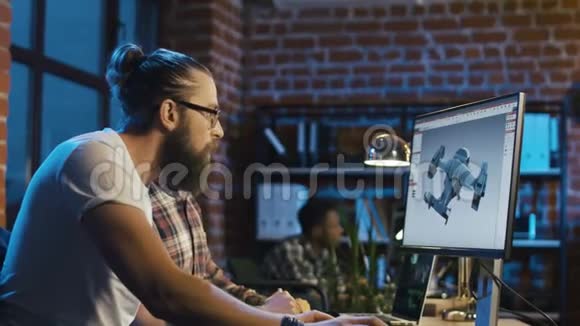 男性共用电子游戏图形视频的预览图