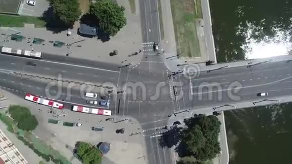 立陶宛维尔纽斯绿桥交通比平时快20倍视频的预览图