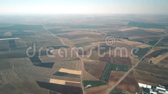 西班牙农场高空俯视图视频的预览图