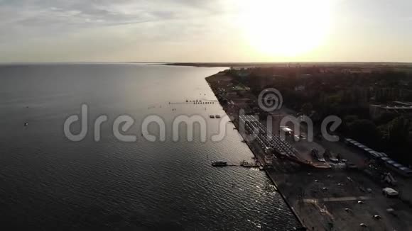 斯卡多夫斯克市的空中景色日落视频的预览图